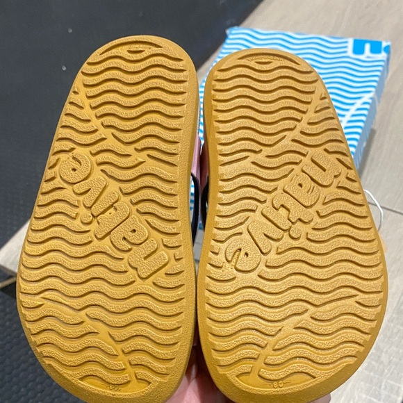 New Native Kids Pink and White Sandals size C8 - Picture 4 of 5